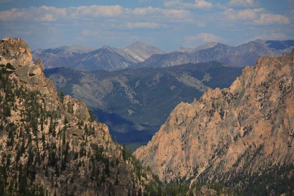 The view northwest from the saddle just west of peak 9769; Redfish Lake hidden below the cleft.
