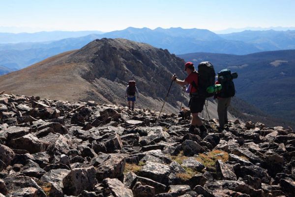 The easier route appears to be well east of Gunsight Lake and Peak 10817.
