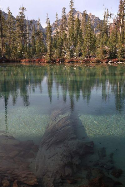 The view north from lakelet at 8607'.
