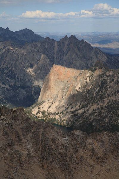 Saddleback Lakes visible below Elephant's Perch.
