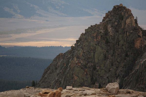 The Sawtooth Valley to the southeast below Peak 9583'.
