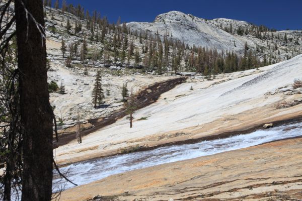 The long cascade below and east of the rock outcrop at 9288' southeast of Babcock Lake.
