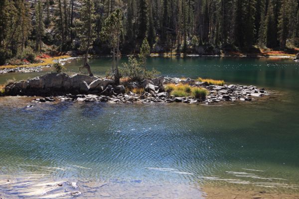 The lower of two small, unnamed lakes below Alice Lake.
