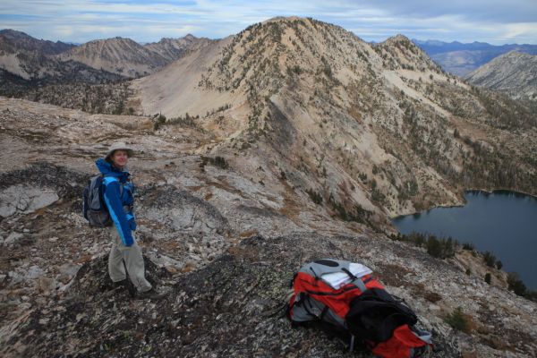 Descending northeast toward Toxaway/Alice Lakes pass above upper Twin Lakes.
