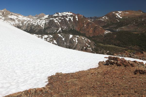 Here, huge Saddlebag Lake came into view to the northeast.
