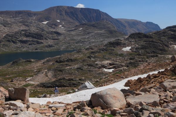 The route west from Jasper Lake leads to Arrowhead Lake and the Cloverleaf Lakes.
