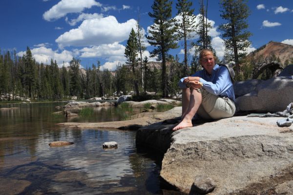 Taking a break at a tarn on the saddle between Vernon and Ardeth Lake.
