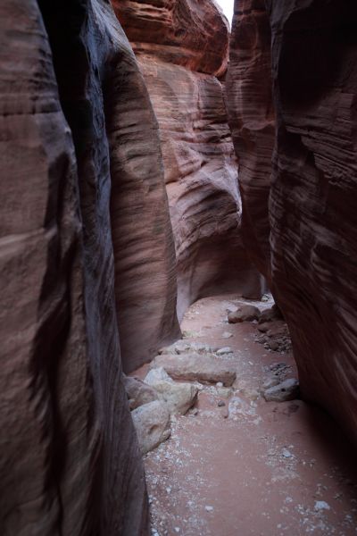 Soon after the main trail splits off heading for the vastly popular, and heavily regulated 'Wave', Coyote Wash descends into the Wire Pass slot canyon.
