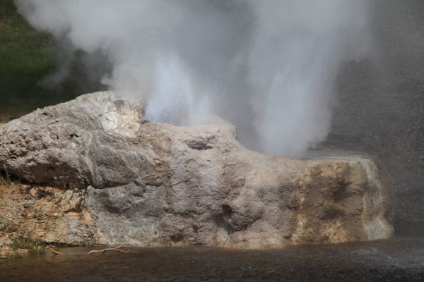 Riverside Geyser eruptions are about 5 1/2 to 6 1/2 hours apart, and last about 20 minutes.
