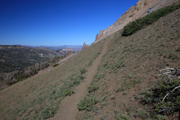 The view northeast climbing to the 10,000' pass that leads to Chamberlain Basin.
