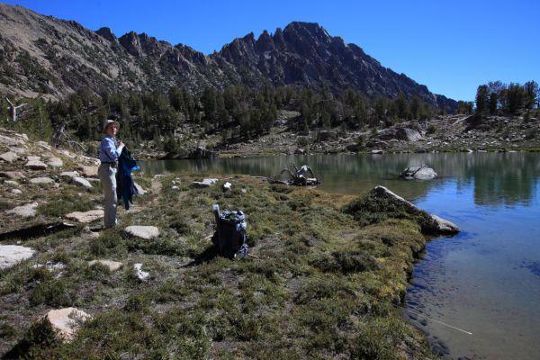 I had no luck fishing the upper Chamberlain Lake (9849').  It was windy in the morning, and difficult to find a favorable spot.  There were some large fish out there, but none I was able to reach given my limited casting ability.
