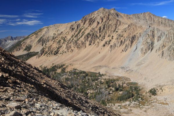 Looking back to the north, toward the highest of the Born Lakes.
