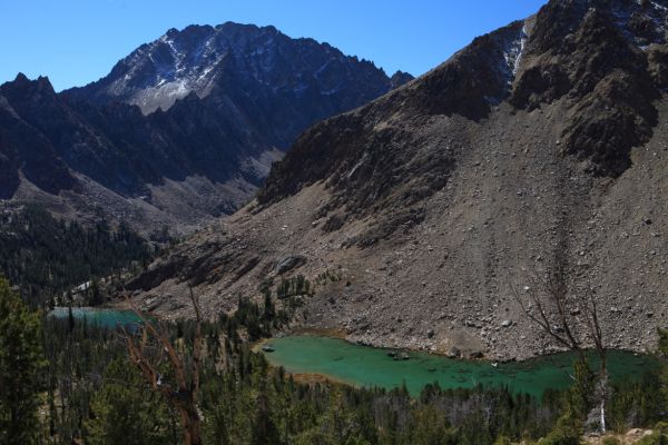 Higher on the broad ridge, looking south, Shallow and Scree Lakes come into view.
