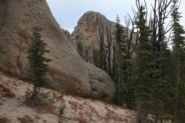 Smoke from the nearby 'Roaring Fire' northeast of Big Clear Lake obscures the view of Cathedral Rock (center) in the distance.
