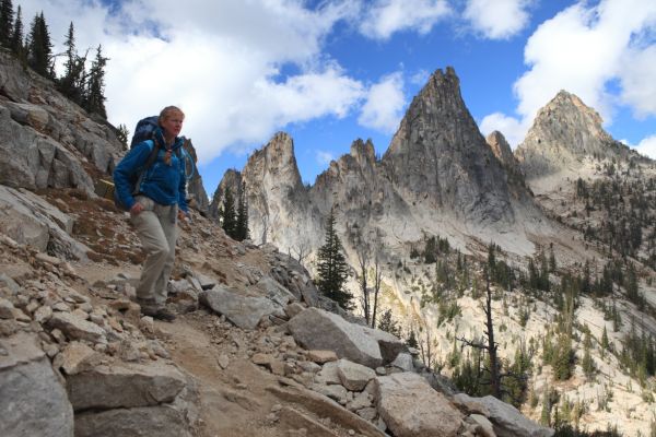 We descend to the northern exposure of Fishfin Ridge.
