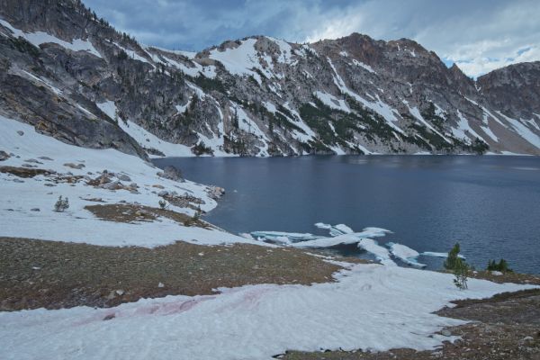 A curious pattern of ice in the water at the S terminus of Sawtooth Lake.  Directly above the most southerly reaches of the lake is a saddle that divides the Trailer Lakes drainage with that of Sawtooth Lake.  Without an ice axe and some protection, this is a challenging crossing this early in the year; I know from experience!
