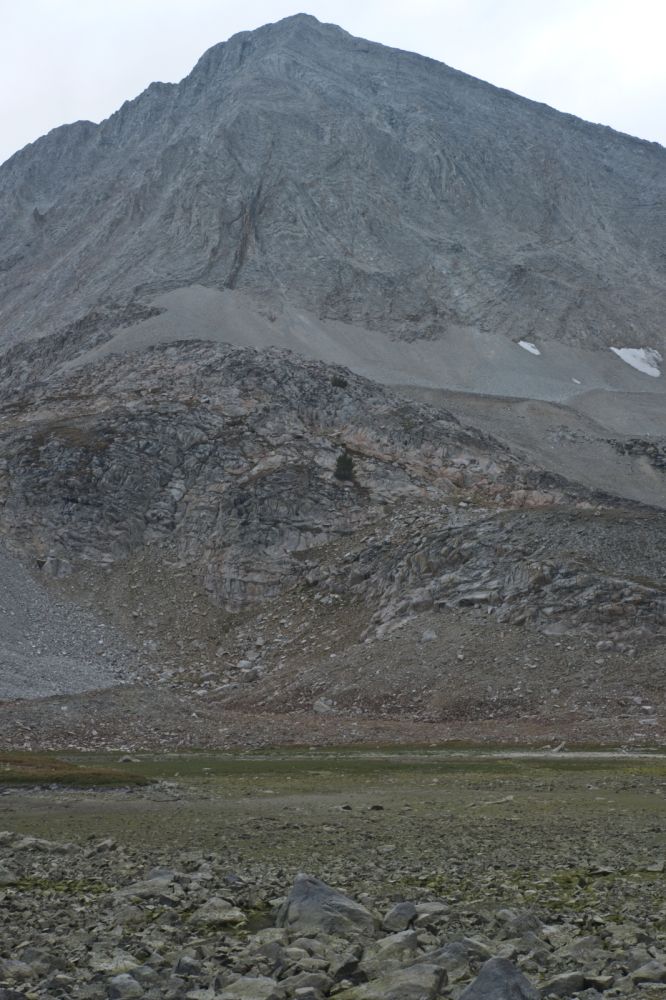 This inflow E of Cirque Lake usually requires finding a place to cross, perhaps some leaps from boulder to boulder in late August, but not this year.  On the other side (NNE) of this peak are Slide, Neck, and Sheep (9875') Lakes.  I have never been those lakes...yet!  The higher is Slide Lake at 10225', slightly higher than Cirque Lake.
