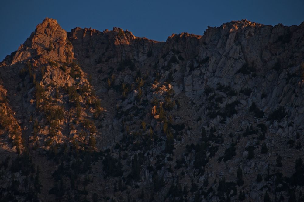 Closer (200 mm) on the previous day's descent route; the 'cheese grater'.  Again, I prefer the solid rock to the scree trails.  Solid handhold on steep terrain offer so much comfort.
