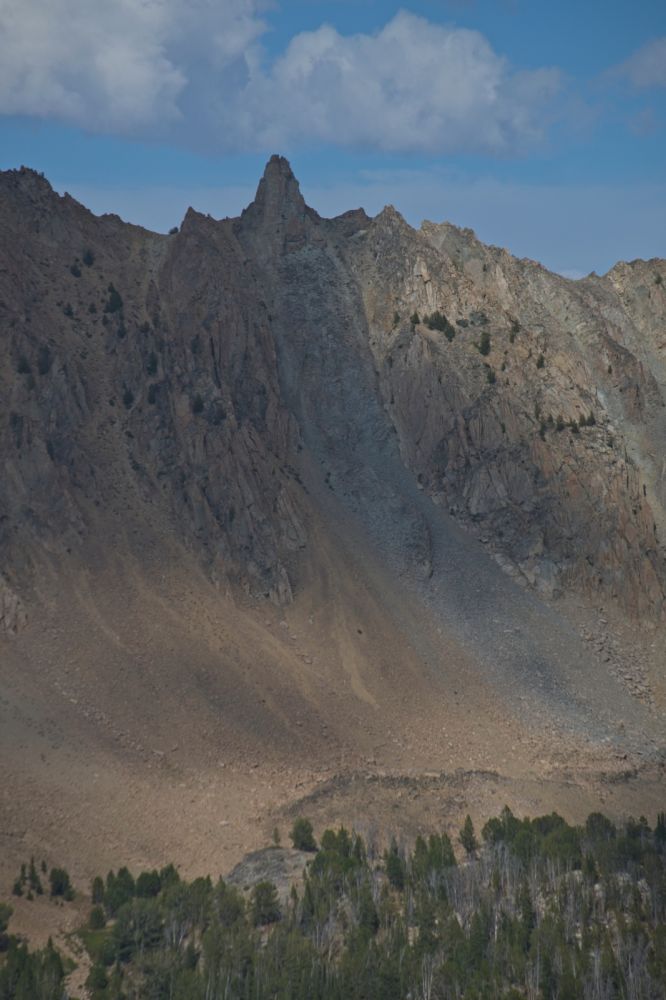 The pinnacle immediately S of the Devil's Staricase from the top of the ridge SW of Ants Basin.  (200 mm)
