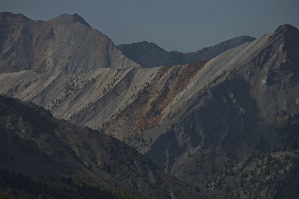 The familiar orange band I navigated toward the first day to the trip descending Strawberry Basin to Warm Springs Creek from the top of the ridge SW of Ants Basin.  (200 mm)
